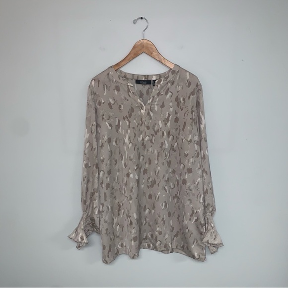 Dennis Basso Blouse Size Large Beige Tan Stretch Satin Smocked Cuff Tunic - Picture 2 of 13